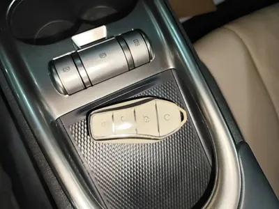 BYD Dolphin 2023, 36400 км, за 9137.55 USD - фото 9