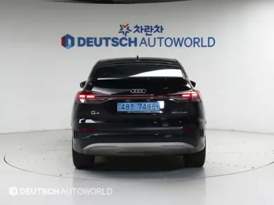 Audi Q4 e-tron 2022, 84330 км, за 22252.86 USD