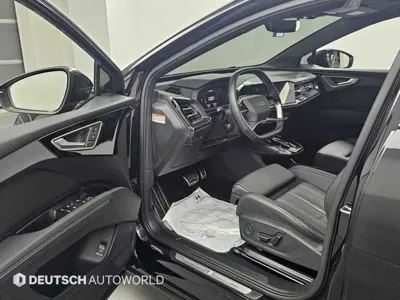 Audi Q4 e-tron 2022, 84330 км, за 22252.86 USD - фото 11