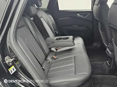 Audi Q4 e-tron 2022, 84330 км, за 22252.86 USD - фото 12