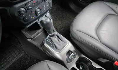 Jeep Renegade 2022, 48942 км, за 13509.92 USD - фото 9