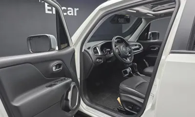 Jeep Renegade 2022, 48942 км, за 13509.92 USD - фото 10