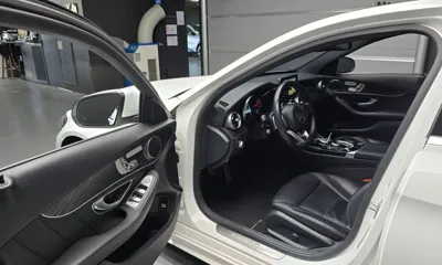 Mercedes-Benz C-Class 2017, 82518 км, за 11832.37 USD - фото 10