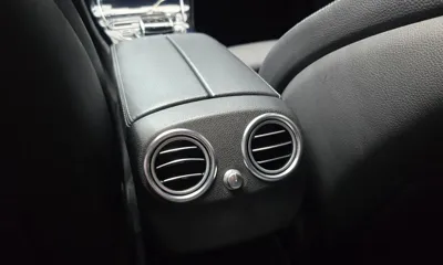 Mercedes-Benz C-Class 2017, 82518 км, за 11832.37 USD - фото 20