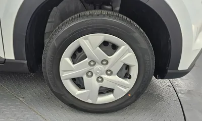 Hyundai Venue 2021, 16726 км, за 10097.73 USD