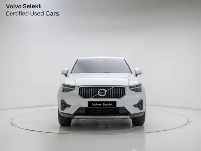 Volvo XC40 2025, 5001 км, за 27826.34 USD