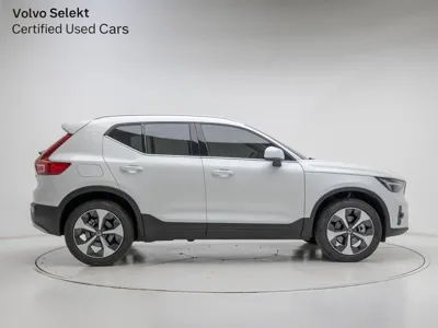 Volvo XC40 2025, 5001 км, за 27826.34 USD