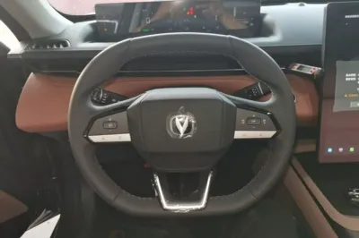 Changan Eado PHEV 2025, 100 км, за 12857 USD - фото 7