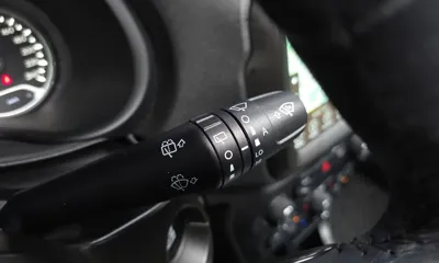 Jeep Renegade 2019, 73062 км, за 6384.37 USD - фото 29