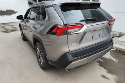 Toyota RAV4 2023, 32800 км, за 19187 USD