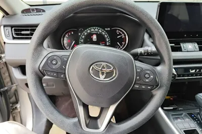 Toyota RAV4 2023, 32800 км, за 19187 USD - фото 13