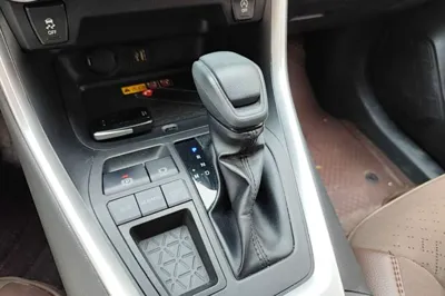 Toyota RAV4 2023, 32800 км, за 19187 USD - фото 16