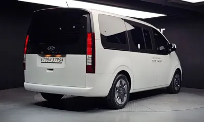 Hyundai Staria 2022, 36401 км, за 16198.3 USD