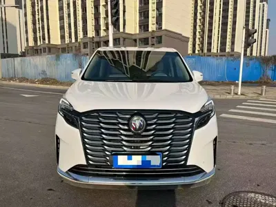 Buick GL8 2023, 43000 км, за 21777.09 USD