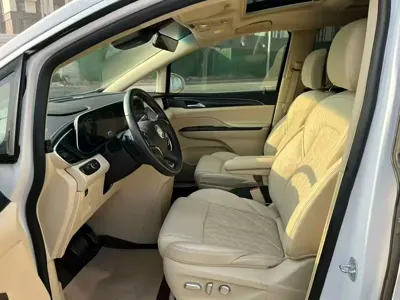 Buick GL8 2023, 43000 км, за 21777.09 USD - фото 7