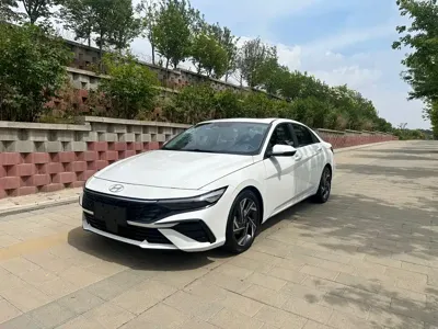 Hyundai Elantra · 2023 год