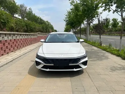 Hyundai Elantra 2023, 38000 км, за 13213.4 USD
