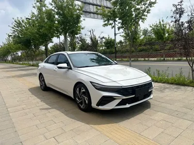 Hyundai Elantra 2023, 38000 км, за 13213.4 USD