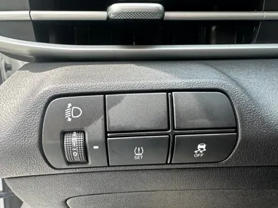 Hyundai Elantra 2023, 38000 км, за 13213.4 USD - фото 13