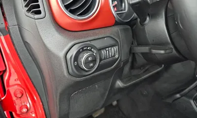 Jeep Wrangler 2021, 25499 км, за 27419.88 USD - фото 18