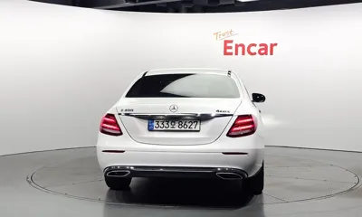 Mercedes-Benz E-Class 2017, 79656 км, за 17603.78 USD