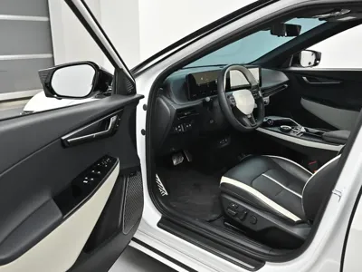 Kia EV6 2025, 39610 км, за 29473.55 USD - фото 11