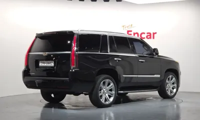 Cadillac Escalade 2018, 77022 км, за 21990.29 USD