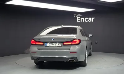 BMW 5-Series 2021, 99271 км, за 19755.53 USD