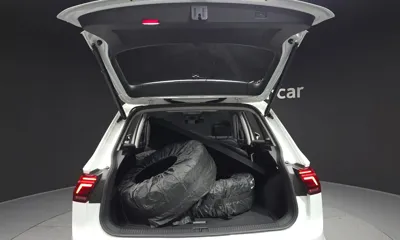 Volkswagen Tiguan 2023, 67116 км, за 21031.54 USD - фото 20