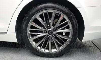 Hyundai Grandeur 2018, 129781 км, за 9747.93 USD