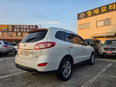 Hyundai Santafe 2011, 125059 км, за 4105.96 USD