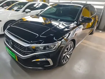 Volkswagen Passat · 2023 год