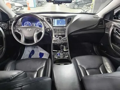 Hyundai Grandeur 2015, 114121 км, за 5534.93 USD