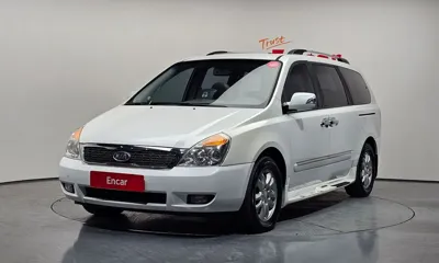 Kia Canival · 2012 год