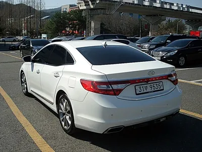 Hyundai Grandeur 2015, 196228 км, за 3835.4 USD