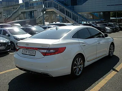 Hyundai Grandeur 2015, 196228 км, за 3835.4 USD