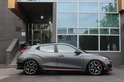 Hyundai Veloster 2023, 29000 км, за 16279.38 USD