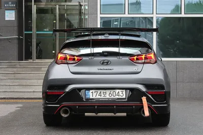 Hyundai Veloster 2023, 29000 км, за 16279.38 USD