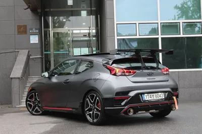 Hyundai Veloster 2023, 29000 км, за 16279.38 USD