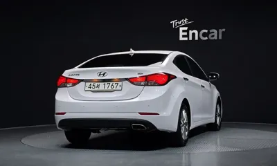 Hyundai Avante 2016, 53044 км, за 5448.34 USD