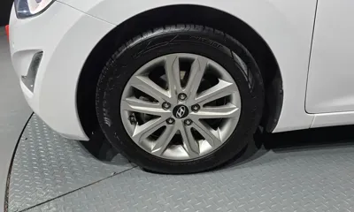 Hyundai Avante 2016, 53044 км, за 5448.34 USD