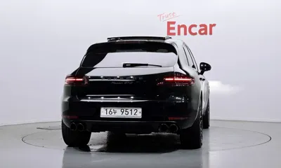 Porsche Macan 2018, 65824 км, за 31180.26 USD