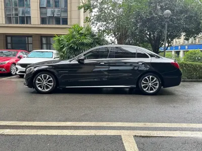 Mercedes-Benz C-Class 2015, 134000 км, за 8799.12 USD