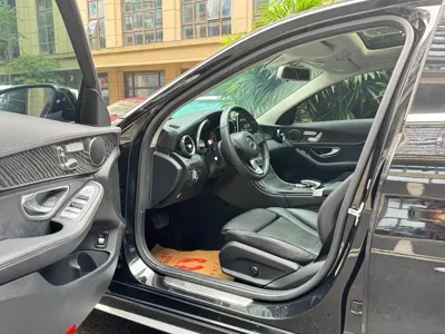 Mercedes-Benz C-Class 2015, 134000 км, за 8799.12 USD
