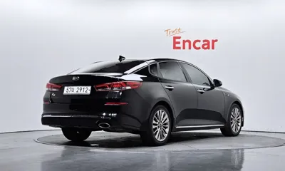 Kia K5 2019, 183621 км, за 7152.31 USD
