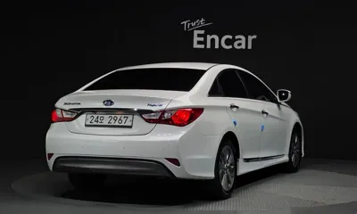 Hyundai Sonata 2014, 139912 км, за 4138.2 USD