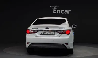 Hyundai Sonata 2014, 139912 км, за 4138.2 USD