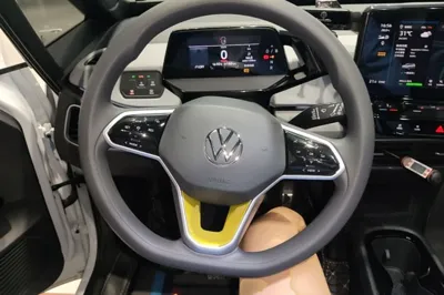 Volkswagen ID.3 2023, 21700 км, за 14165 USD