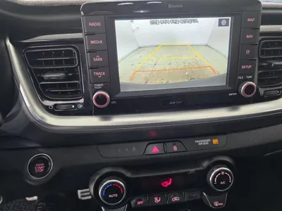 Kia Stonic 2020, 92439 км, за 8919.72 USD - фото 9