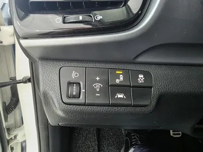 Kia Stonic 2020, 92439 км, за 8919.72 USD - фото 11